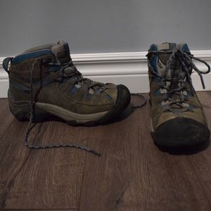 Keen Blue and grey hiking shoes
